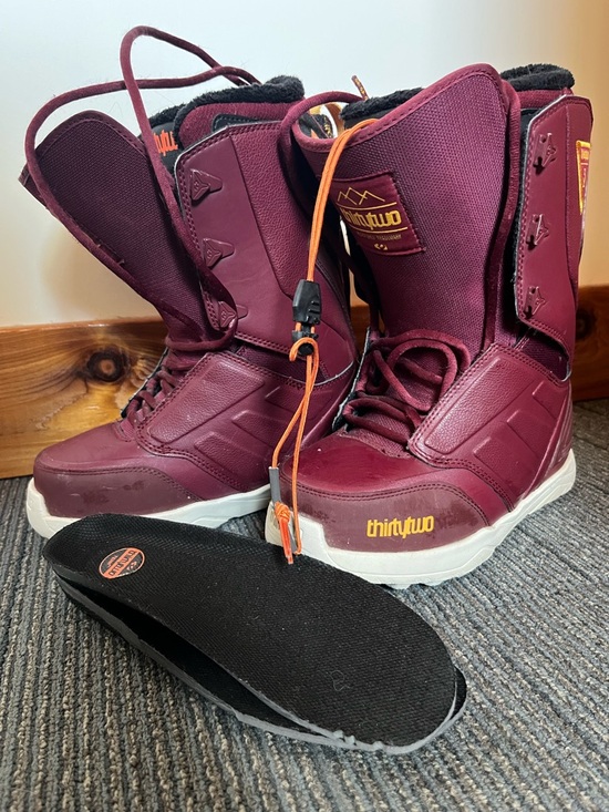 Thirty Two Shoes - thirtytwo Burgundy Snowboard Boots with White Soles and Orange Lace Accent